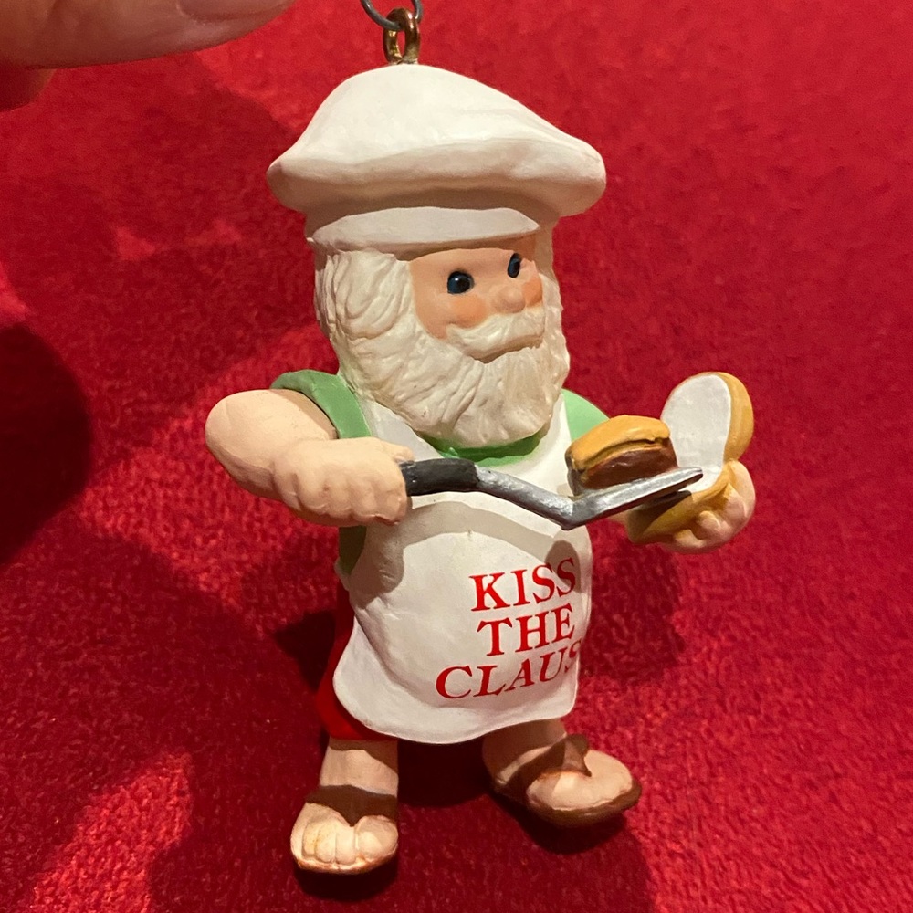 LIKE NEW rare Hallmark “Kiss the Claus” Santa grill master handcrafted ornament